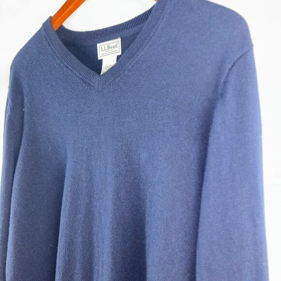 L.L Bean Men's Cotton Cashmere V-Neck Sweater - Picture 6 of 8